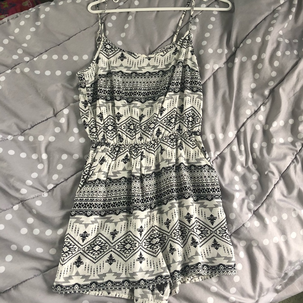 Geometric Patterned black/white romper
